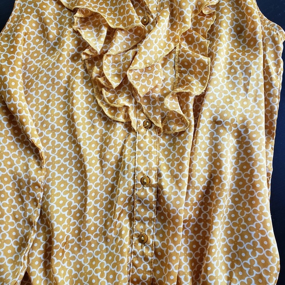 Gold sleeveless blouse - Picture 2 of 3